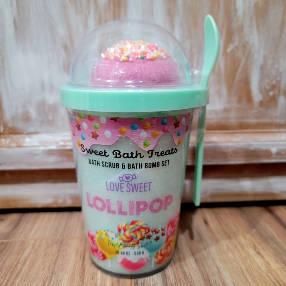 NWT Lollipop Body Scrub and Bath Bomb set